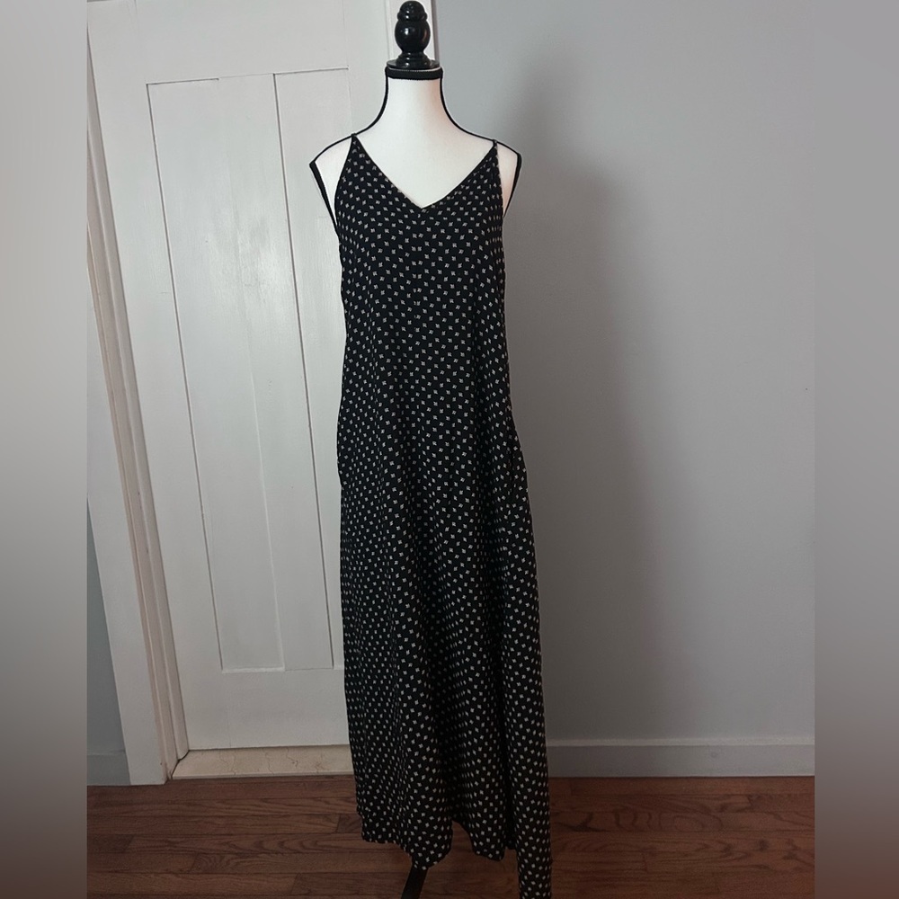 Elegant Black Polka v-neck Dot Maxi Dress - Picture 5 of 8